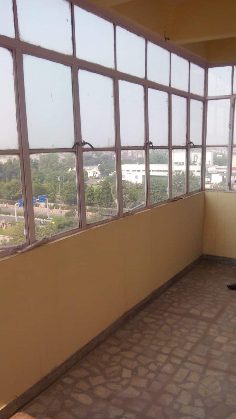 rented property for sale mayur vihar phase 1